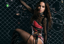 Anitta anuncia faixas com Ivete Sangalo e Simone em novo álbum em português