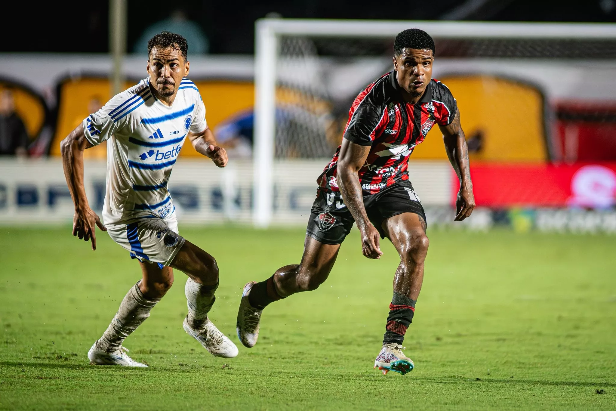 Vitória confirma cirurgia de Jamerson após lesão grave 2 Vitória confirma cirurgia de Jamerson após lesão grave (Foto: Victor Ferreira/ECV)