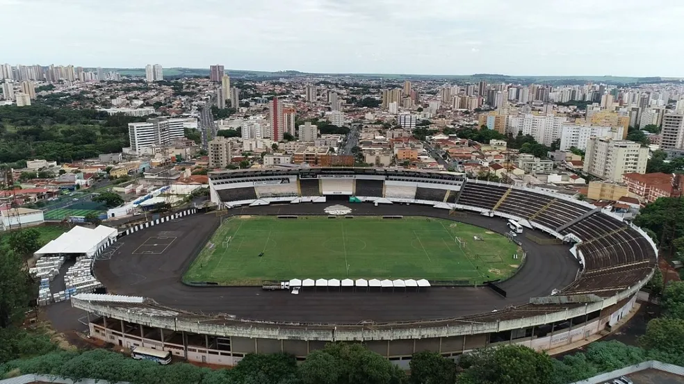 Estádio Palma Travassos, do Comercial, que recebe jogo do Botafogo nesta quarta — Foto: Aurélio Sal/EPTV
